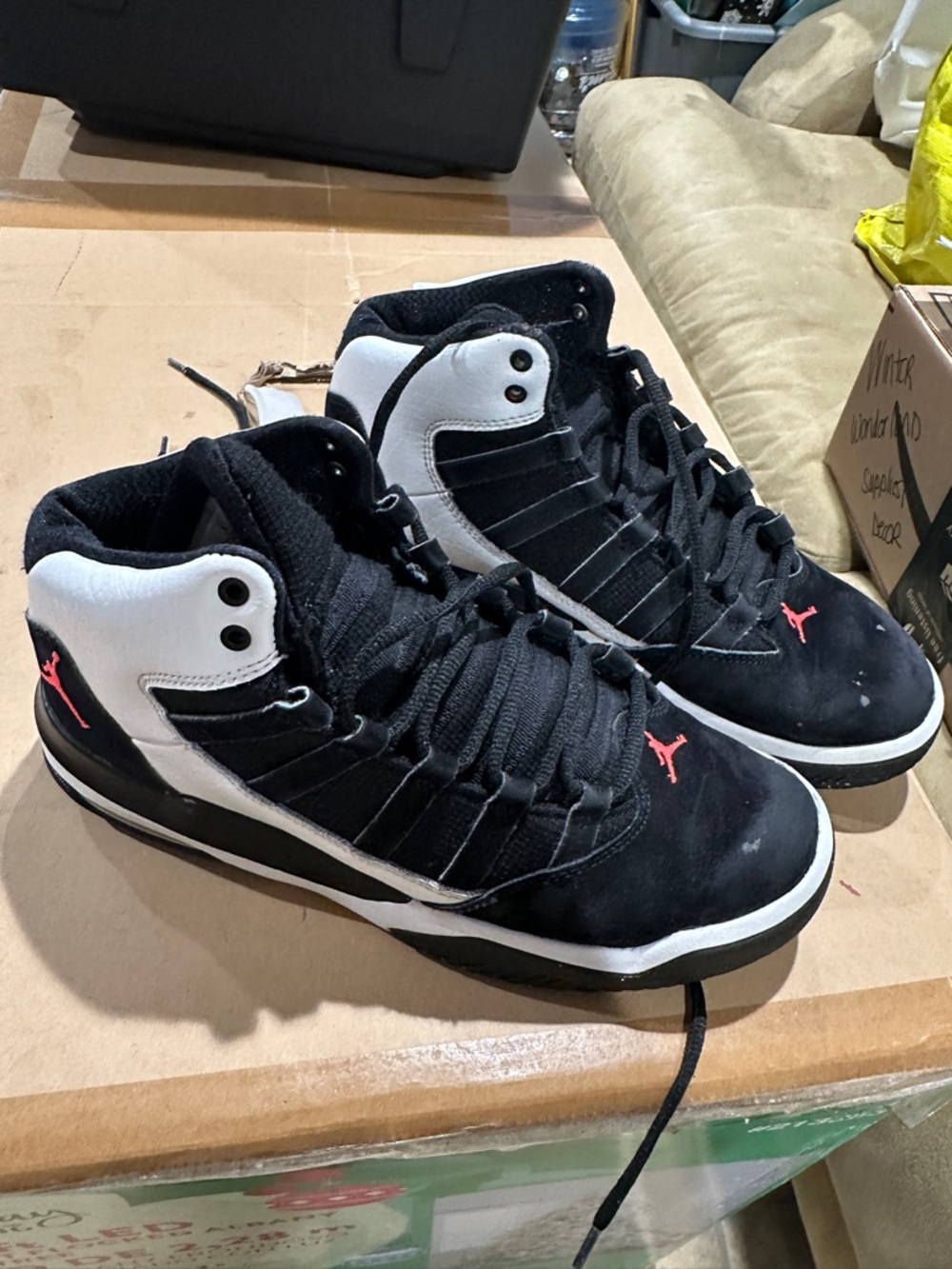 Jordan Black and White High-Top Sneakers NIKE - Picture 6 of 8